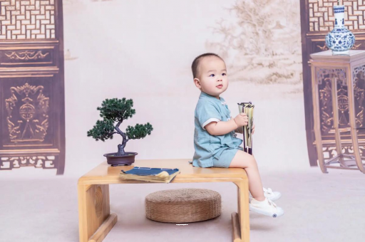 上饶孕妇肚子上的黑线